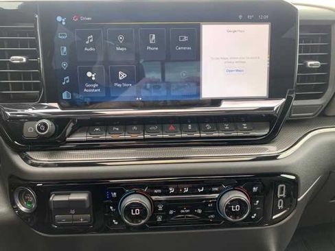 Used 2024 Chevrolet Silverado 1500 ZR2 image 9