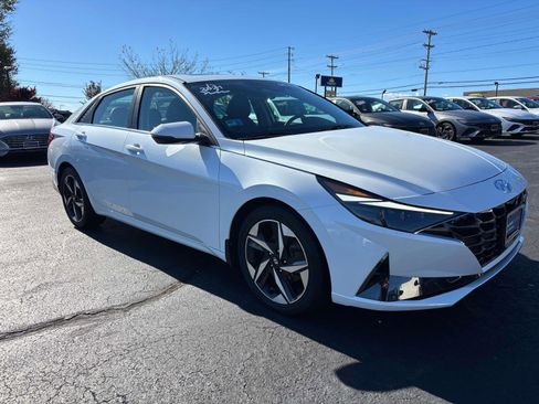 Certified 2021 Hyundai Elantra Limited image 4