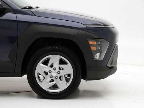 Used 2024 Hyundai Kona SE image 3