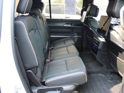 Used 2024 Jeep Grand Wagoneer Series III w/ Rear Seat Video Group 1 AWD/4WD image 58