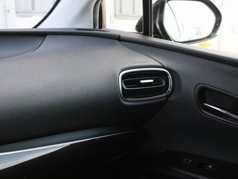 Used 2017 Toyota Prius Three image 19