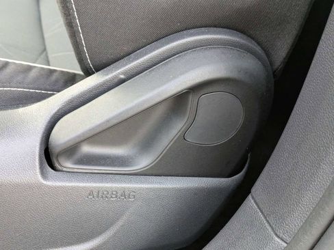 Certified 2025 Volkswagen Jetta Sport image 21