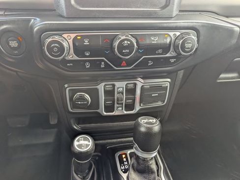 Used 2018 Jeep Wrangler Unlimited Sport S AWD/4WD image 17
