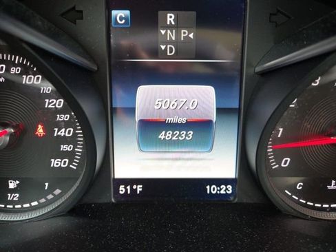 Used 2019 Mercedes-Benz GLC 300 4MATIC image 17