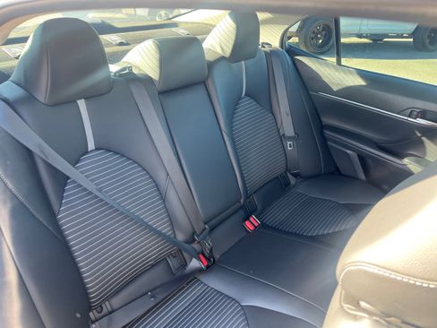 Used 2018 Toyota Camry L image 18