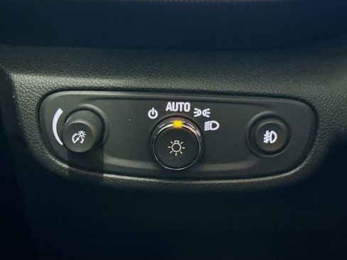 Used 2023 Chevrolet TrailBlazer RS w/ Sun and Liftgate Package AWD/4WD image 11