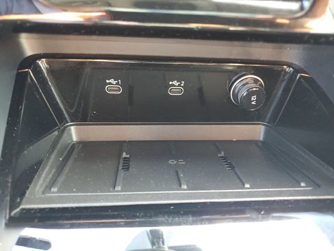 Used 2025 Audi Q5 Premium w/ Convenience Package image 27