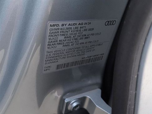 Used 2024 Audi Q8 Prestige w/ Prestige Package image 15