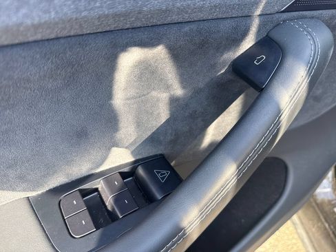 Used 2026 Tesla Model Y Long Range RWD image 17