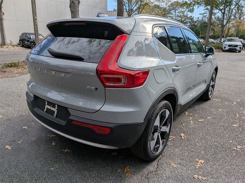 Certified 2025 Volvo XC40 B5 Plus image 4