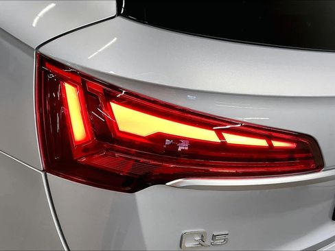 Used 2023 Audi Q5 2.0T Premium w/ Convenience Package image 31