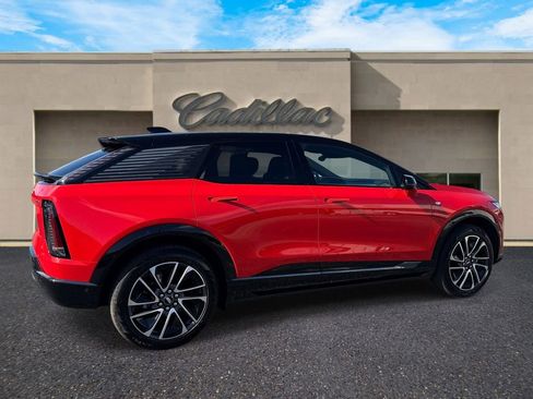 Certified 2025 Cadillac Optiq Sport 1 AWD/4WD image 4