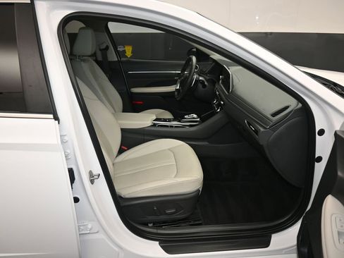 Used 2023 Hyundai Sonata Limited w/ Preferred Accessory Package image 48