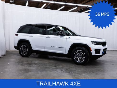 Used 2022 Jeep Grand Cherokee Trailhawk w/ Advanced Protech Group II AWD/4WD image 1