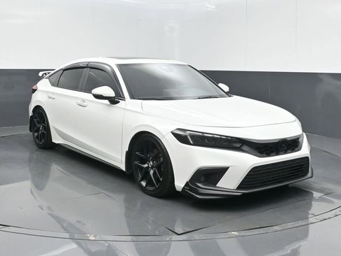 Used 2022 Honda Civic Sport Touring image 2