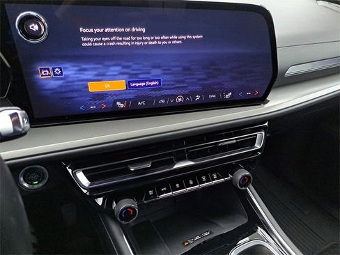 Certified 2024 Chevrolet Traverse LT w/ Trailering Package image 13