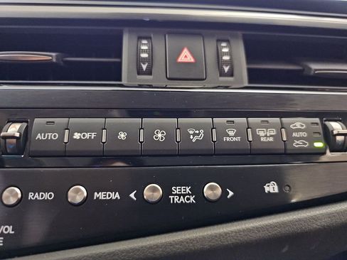 Certified 2025 Lexus ES 300h w/ Premium Package FWD image 23