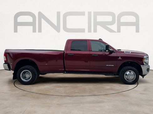 Used 2022 RAM 3500 Tradesman w/ Chrome Appearance Group AWD/4WD image 9
