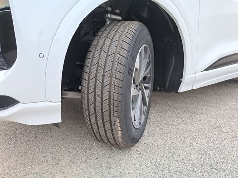 New 2025 Audi Q6 e-tron Premium Plus image 37