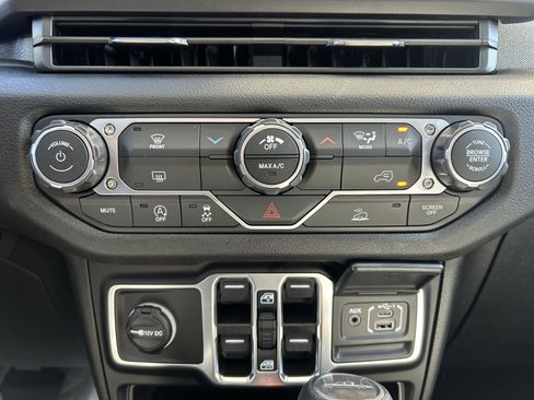 New 2025 Jeep Gladiator Sport image 41