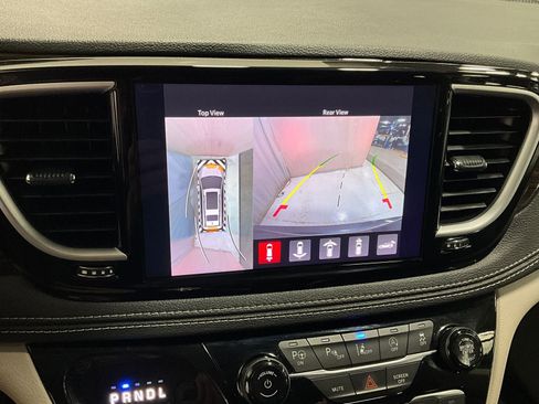 Used 2022 Chrysler Pacifica Limited image 20