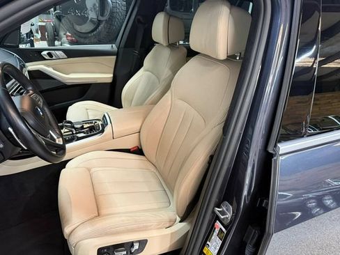 Used 2021 BMW X7 xDrive40i w/ Premium Package AWD/4WD image 18