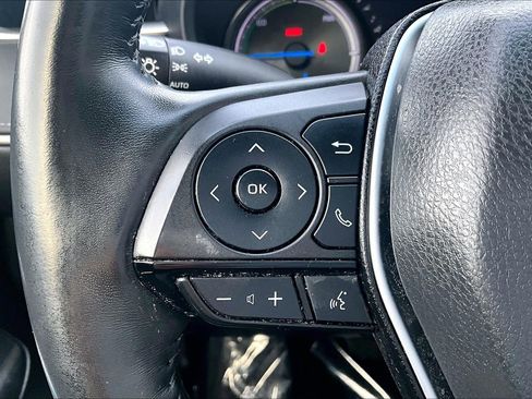 Used 2021 Toyota Venza XLE image 17