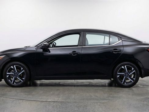 Used 2025 Nissan Sentra SV FWD image 5