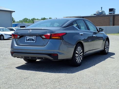 Used 2024 Nissan Altima 2.5 SV FWD image 4