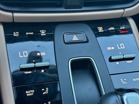 Certified 2023 Porsche Macan image 21