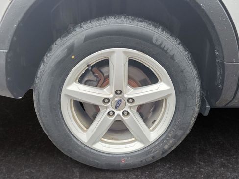 Used 2016 Ford Explorer XLT w/ Equipment Group 201A image 29