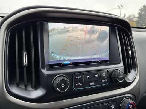 Used 2018 Chevrolet Colorado Z71 image 32