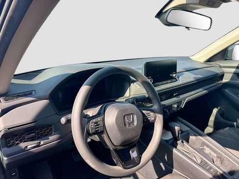 Used 2025 Honda Accord LX image 9