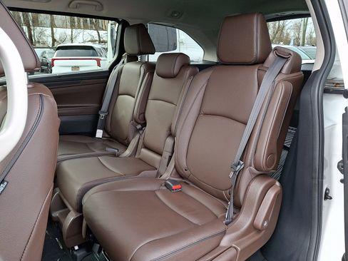 Certified 2025 Honda Odyssey Touring image 9