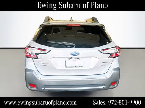 Used 2025 Subaru Outback Premium AWD/4WD image 6