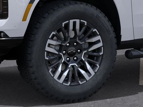 New 2026 Chevrolet Tahoe Z71 w/ Comfort Package AWD/4WD image 9