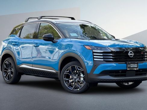 New 2026 Nissan Kicks SR image 2