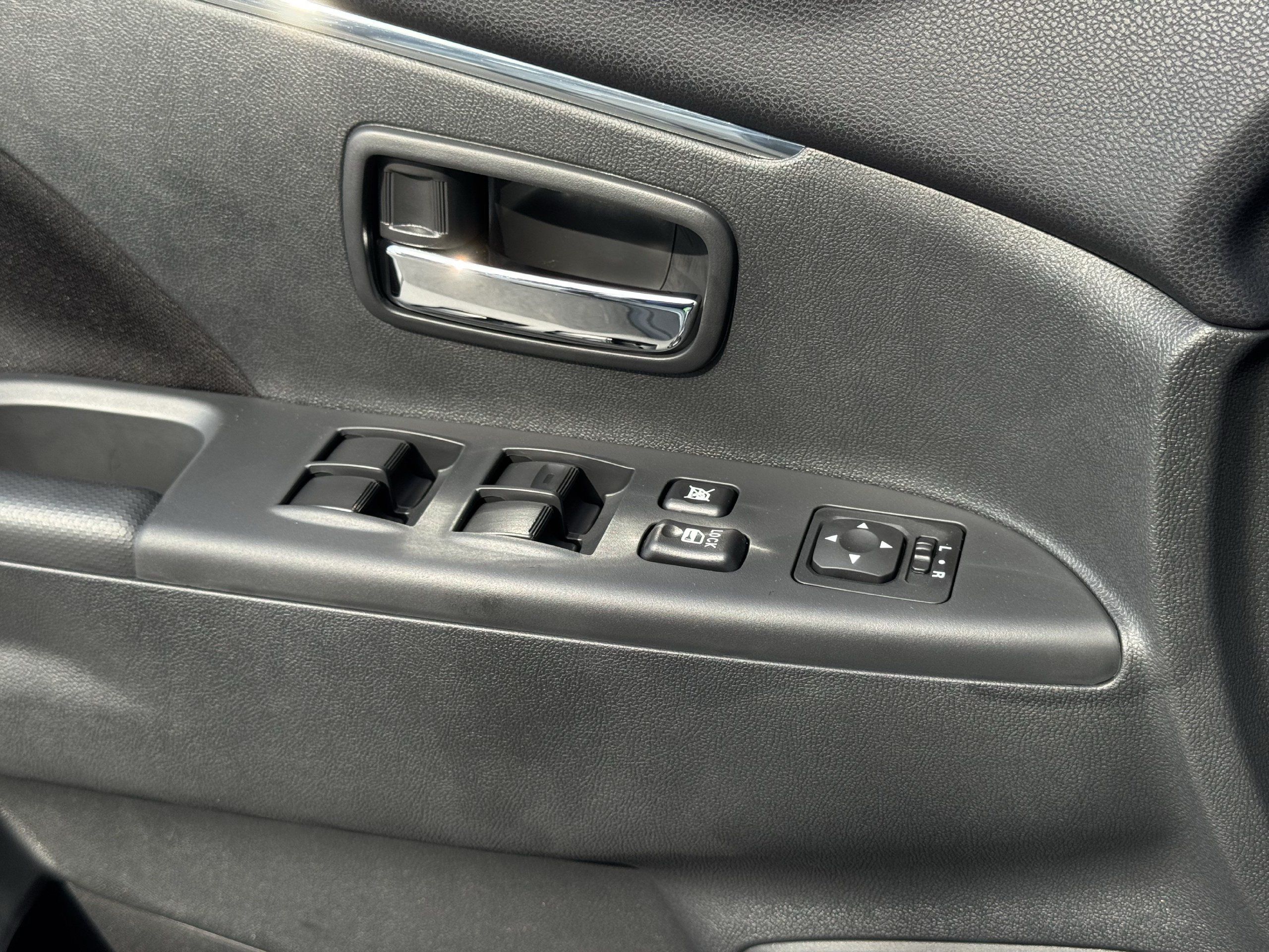 New 2027 Mitsubishi Outlander Sport FWD image 18
