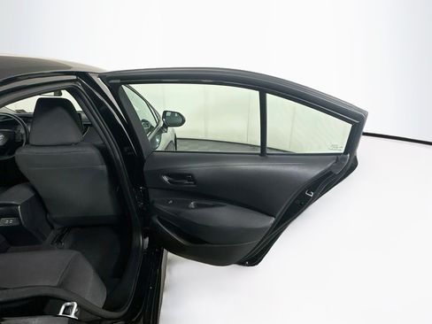 Used 2025 Toyota Corolla LE FWD image 27