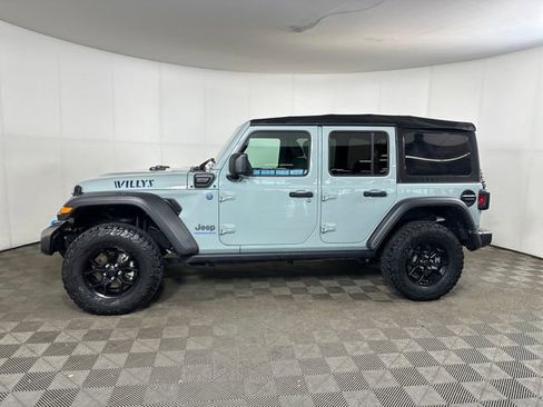 Used 2024 Jeep Wrangler Unlimited image 6
