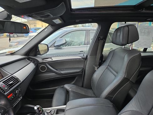 Used 2011 BMW X5 M image 33