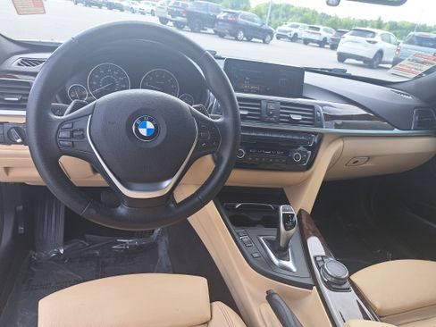 Used 2017 BMW 330i Sedan RWD image 16