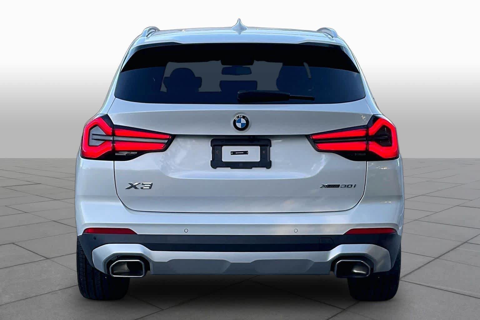Used 2024 BMW X3 xDrive30i w/ Premium Package w/ZPA AWD/4WD image 4