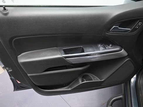 Used 2019 Chevrolet Colorado LT w/ LT Convenience Package image 9