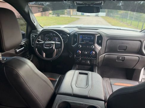 Used 2022 GMC Sierra 2500 AT4 image 11