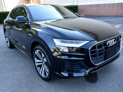 Used 2019 Audi Q8 Prestige w/ Luxury Package image 4
