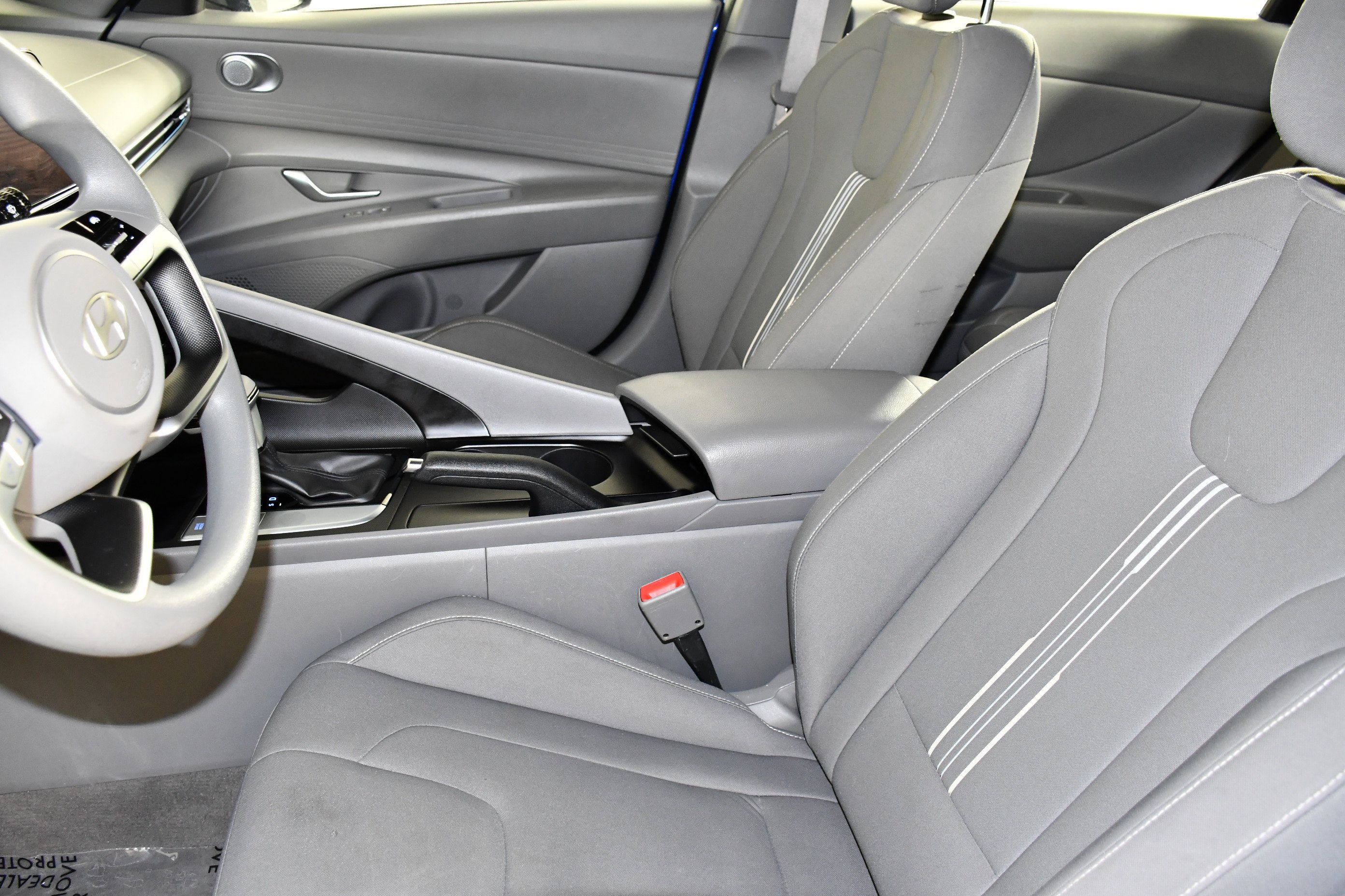 Used 2024 Hyundai Elantra SEL FWD image 38