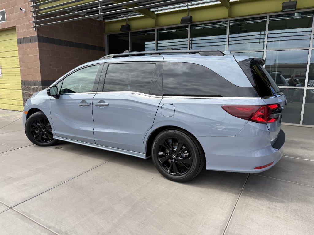 Used 2023 Honda Odyssey Sport image 5