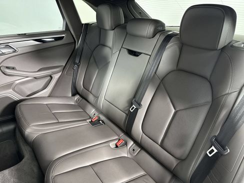 Certified 2024 Porsche Macan AWD/4WD image 22