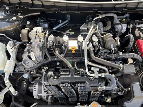 Used 2025 Nissan Altima 2.5 SV image 32